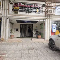 منشی باشگاه شیفت عصر