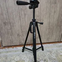 سه پایه دوربین