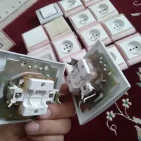 کلید پریز برق کارکرده ولی تمیز وسالم در حدنو|مصالح و تجهیزات ساختمان|اسدآباد, |دیوار