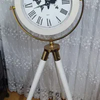 ساعت پایه دار