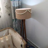 آباژور کنار سالنی سه پایه و تک پایه|چراغ خواب و آباژور|نسیم‌شهر, |دیوار