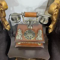 تلفن و میز تلفن کاملا سالم قیمت مناسب