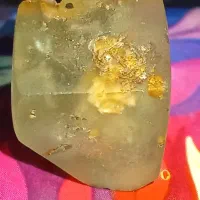 این سنگو زیر خاک خود پیداش کردم