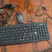 کیبورد و‌ موس و هدفون