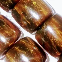 تسبیح کهربایی|کلکسیون اشیاء عتیقه|اندیشه, اندیشه فاز ۱|دیوار