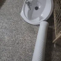 روشویی همراه با شیر