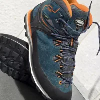 کفش کوهنوردی استوک اورجینال مندل آلمان درصدرا|کیف، کفش، کمربند|صدرا-فارس, فاز ۱|دیوار