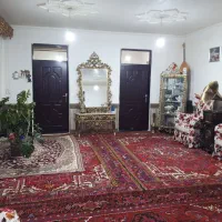 حیاط ویلایی کوی حاج مجید
