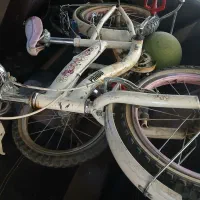 2 عدد دوچرخه چون جا نداریم میخوایم بفروشیم