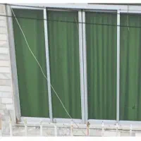 دو عددپنجره آلومینیومی