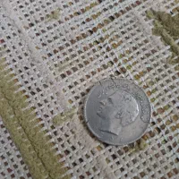 چاقوهفت دنده قدیمی و سکه زمان شاهی|کلکسیون اشیاء عتیقه|ایذه, |دیوار