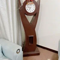 میز تی وی و ساعت
