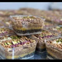 معجون پسته عسلی و مواد شوینده نانو