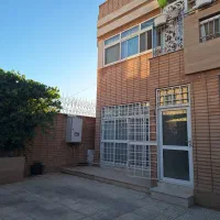 رهن و اجاره طبقه همکف دو خواب ۱۱۷ متر