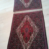 فرش پشتی کردی دست‌باف با طرح زیبای ماهی‌درهم
