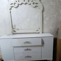 تخت و میز آرایش وپاتختی|تخت و سرویس خواب|اسدآباد, |دیوار