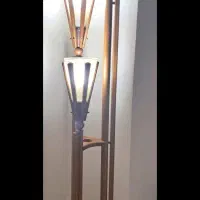 آباژور کنار سالنی چوب راش|چراغ خواب و آباژور|اصفهان, حسین‌آباد|دیوار