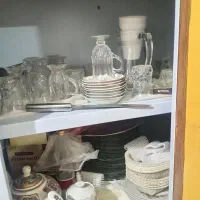 ظرف آشپزخانه اکثرا نو داخل جعبه