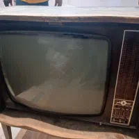 تلوزیون قدیمی|کلکسیون اشیاء عتیقه|قم, دروازه ری|دیوار