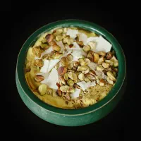 کار در بستنی فروشی کوزه چی