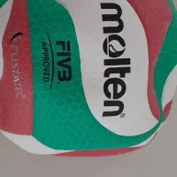 توپ والیبال