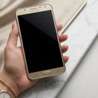 گوشی موبایل j7