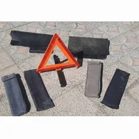 قفل پدال و لاستیک سمند و زیرپایی و مثلث احتیاط|قطعات یدکی و لوازم جانبی|ابهر, |دیوار