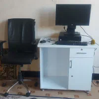 سیستم کامپیوتر . میز و صندلی کامپیوتر