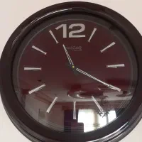 زیر تی وی و ساعت دیواری