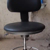 تعدادی صندلی آزمایشگاهی برند شیزن کاملا سالم