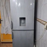 فروش فوری یخچال فریزر امرسان ۳سال کارکرد در حد نو