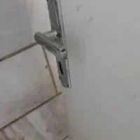 درب اطاق و حمام