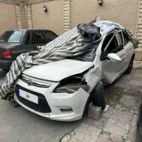 خودرو هاچبک تصادفی