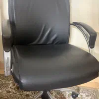 صندلی اداری چرخ‌دار نیل‌پر