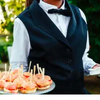 کار در تالار عروسی جهت پذیرایی