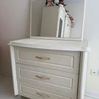 سرویس تخت نوجوان و کمد و ویترین و دراور وآینه