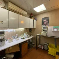 همکار خانم عینک سازی