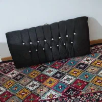 کنار اتاقی مخمل رنگ قهوه ای|پشتی|اصفهان, برازنده|دیوار