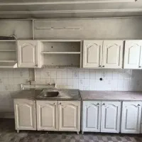 دو دست کابینت فلزی با متعلقات