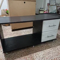 دراور و گلدان میز تلوزیون
