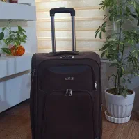 یک عدد چمدان سایز بزرگ