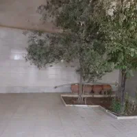 یک خواب حیاط دار رهنان