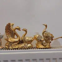 مجسمه طلایی