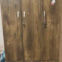 کمد لباسی سه درب و دو کشو بسیار تمیز در حد نو