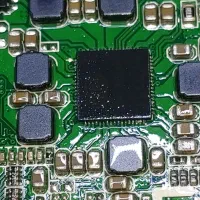 ال سی دی و تاچ گوشی