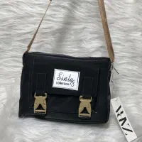 کیف دو سگگ|کیف، کفش، کمربند|شیراز, تندگویان|دیوار