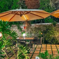 چتر ایستاده باغی