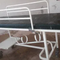 تخت بیمارستانی