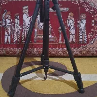 سه پایه دوربین فیلم برداری