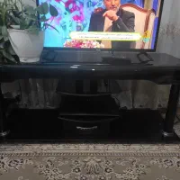 میز تلویزیون شیشه ای